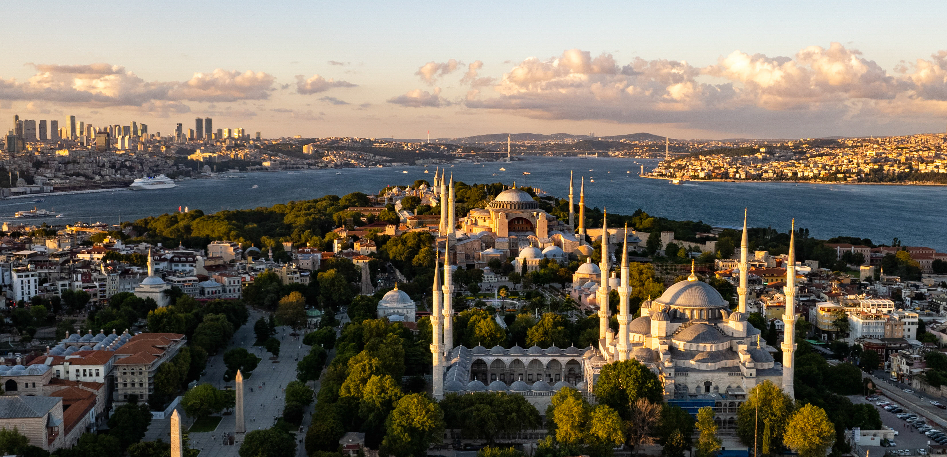 Istanbul historical peninsula and modern skyline across the Bosphorus for the AI agency service area page