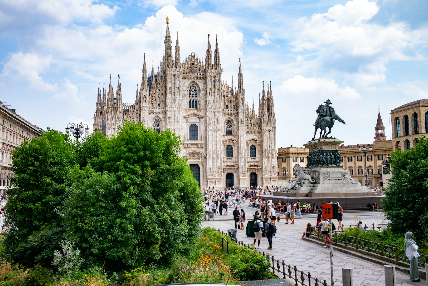 Milan Duomo and Piazza del Duomo photographed in daylight