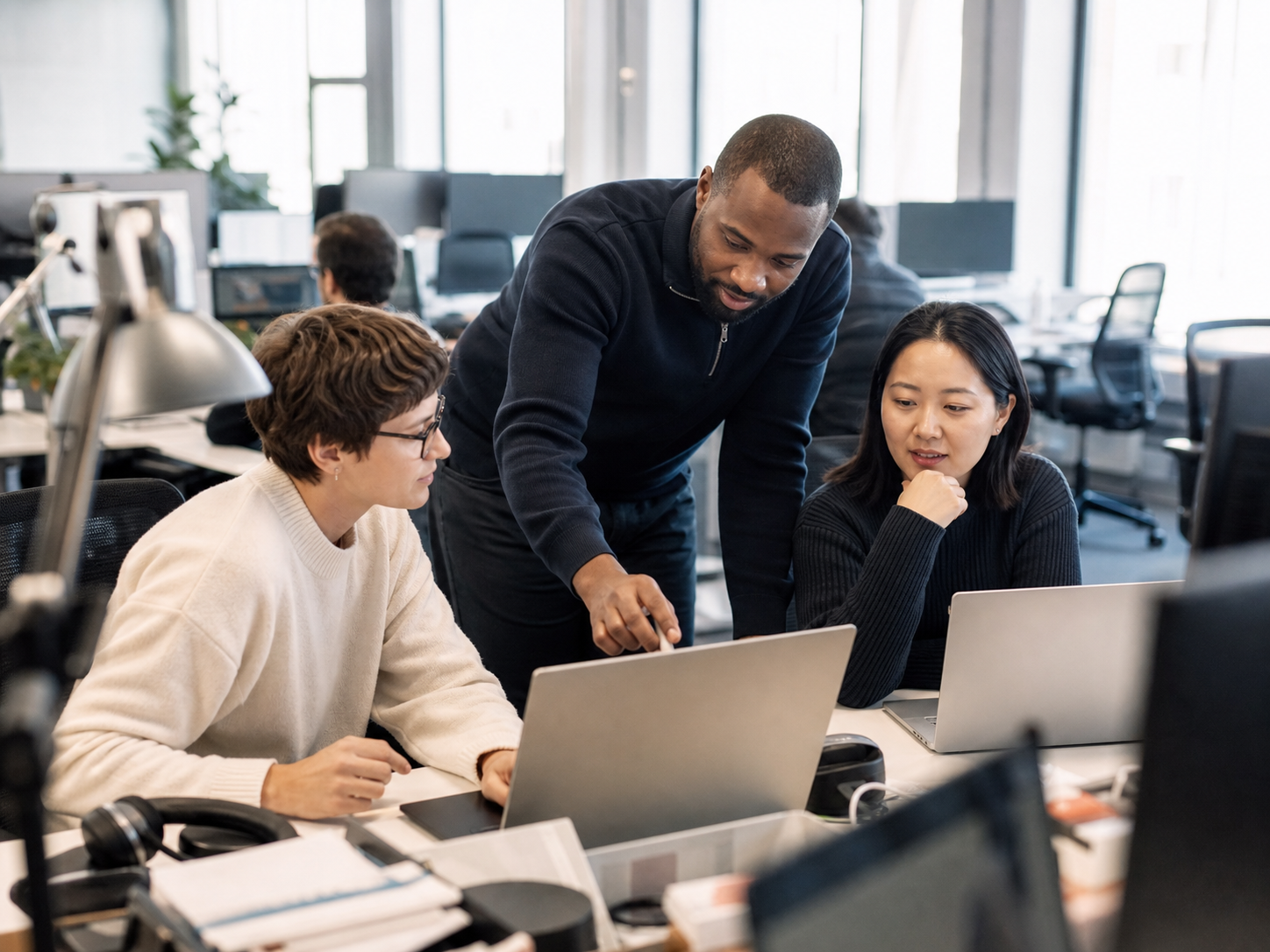 New York colleagues onboarding a user and resolving a managed IT support issue